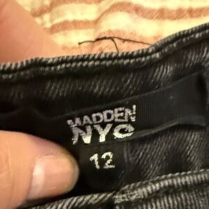 Steve Madden Black Cropped Jeans barrels